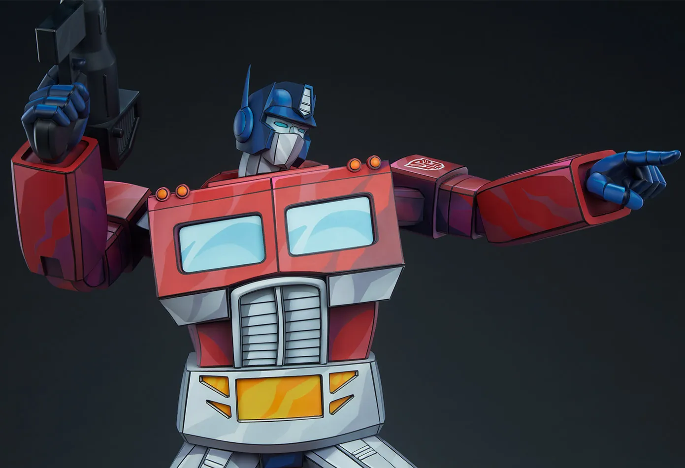 Transformers G1 Museum Scale Optimus Prime Statue
