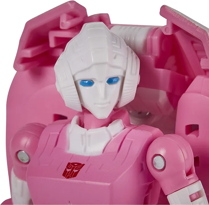 WFC-E17 Arcee Deluxe Class | Transformers Generations War for Cybertron Earthrise Chapter