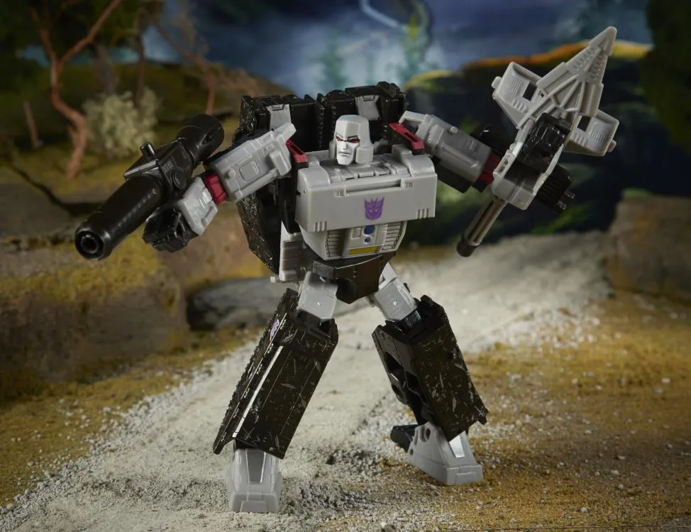 WFC-E38 Megatron Voyager Class | Transformers Generations War for Cybertron Earthrise Chapter