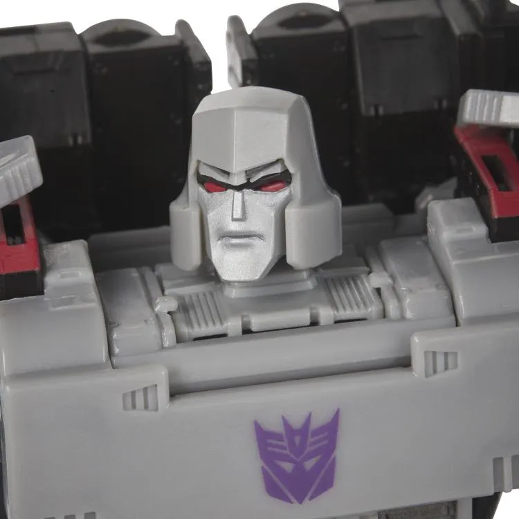 WFC-E38 Megatron Voyager Class | Transformers Generations War for Cybertron Earthrise Chapter