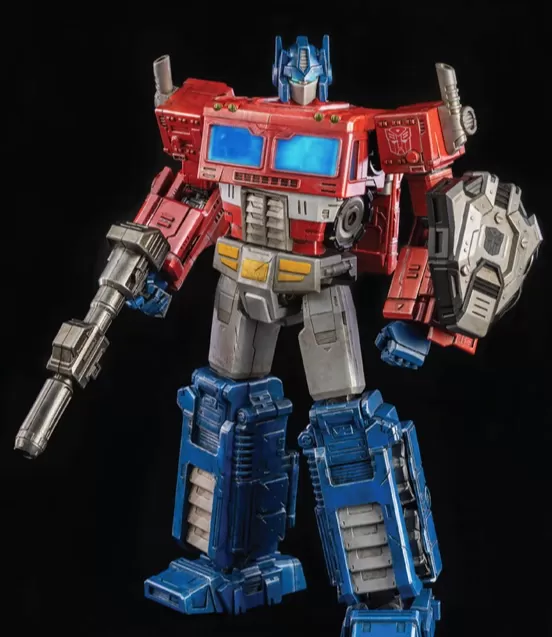 Optimus Prime Collectible Figure DLX Scale Collectible Figure | Transformers | threezero