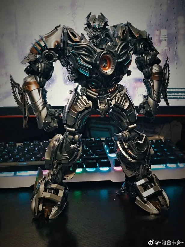 R-04 Nero | Unique Toys