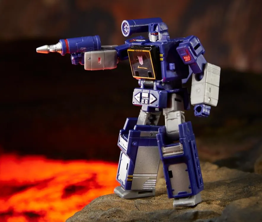 WFC-K21 Soundwave Core Class | Transformers Generations War for Cybertron Kingdom Chapter