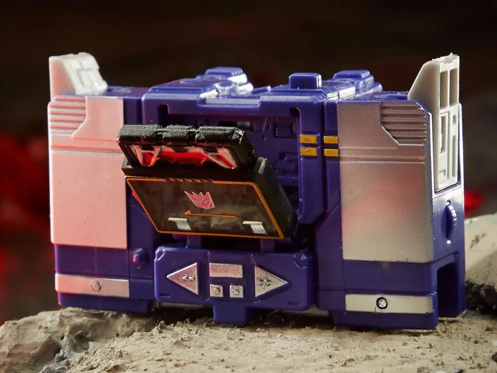 WFC-K21 Soundwave Core Class | Transformers Generations War for Cybertron Kingdom Chapter
