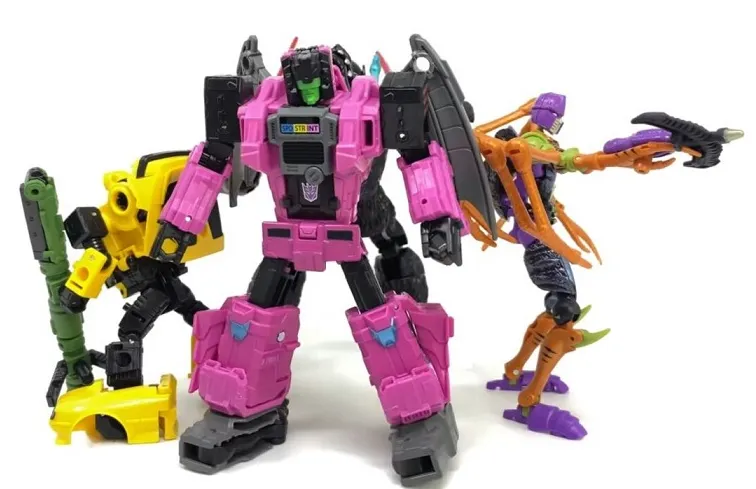 Worlds Collide Set of 4 Voyager Class | Transformers Generations Buzzworthy Bumblebee
