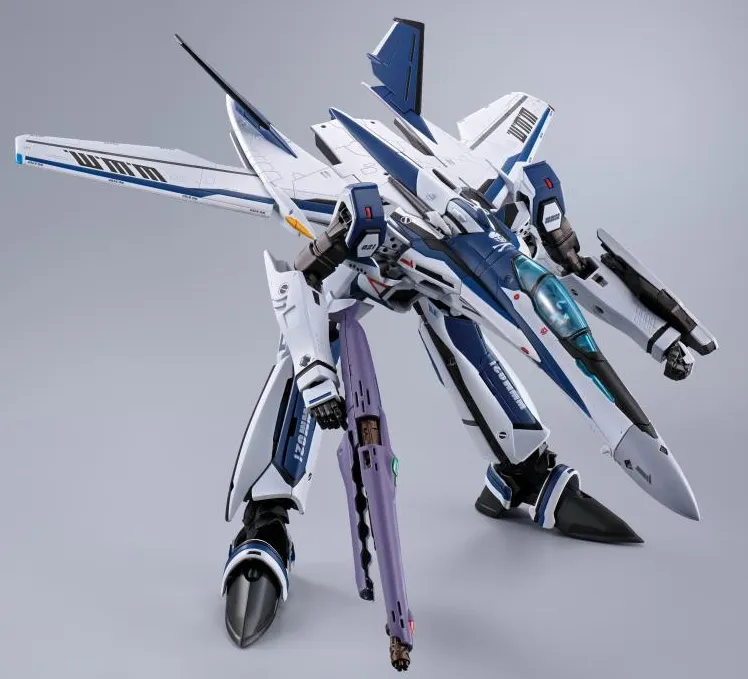 VF-25 Messiah Valkyrie Worldwide Anniversary Version DX Chogokin | Macross Frontier | Bandai Spirits