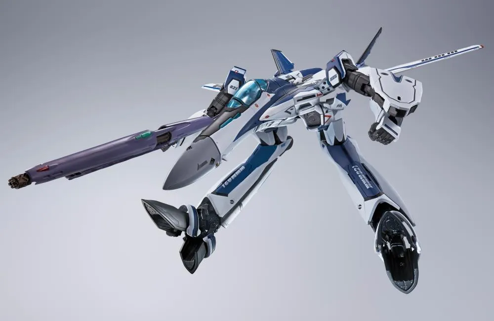 VF-25 Messiah Valkyrie Worldwide Anniversary Version DX Chogokin | Macross Frontier | Bandai Spirits