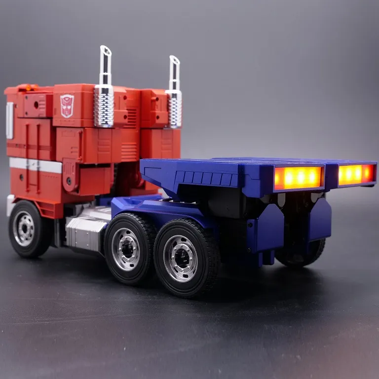 Optimus Prime Flagship Series | Robosen Transformers Robot