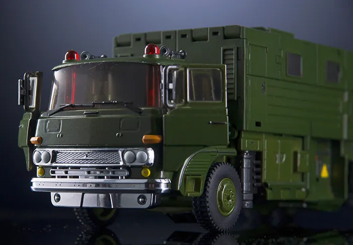 MX-36 Bulwark | X-Transbots