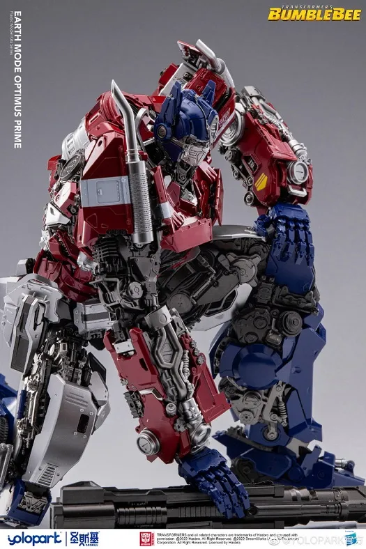 Optimus Prime Earth Mode Plastic Model Kit | Transformers: Bumblebee | yolopark