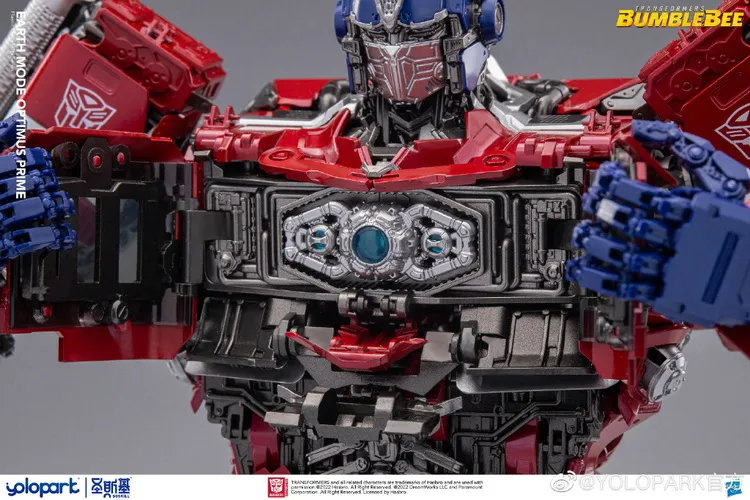 Optimus Prime Earth Mode Plastic Model Kit | Transformers: Bumblebee | yolopark