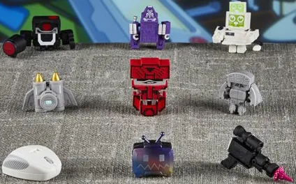Hunger Hub and Gamer Geeks Box of 20 | Transformers BotBots