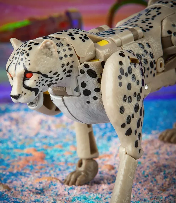 Autobot Nightprowler Legacy Deluxe Class | Transformers Generations Legacy