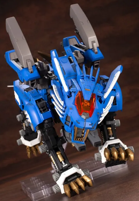 RZ-028 Blade Liger Attack Booster Version Model Kit 1/72 Scale | Zoids Highend Master Model | Kotobukiya