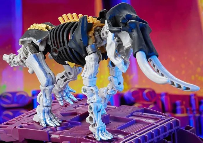 G2 Universe Leadfoot and Masterdominus | Transformers Generations Legacy Wreck N Rule Collection