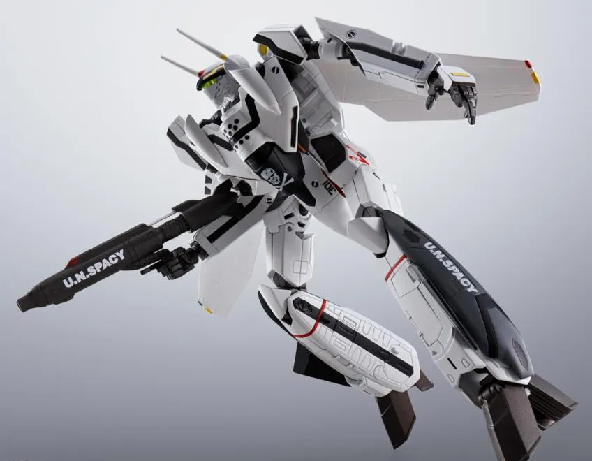 Roy Fokker's VF-0S Phoenix Hi-Metal R | Macross Zero | Bandai Spirits