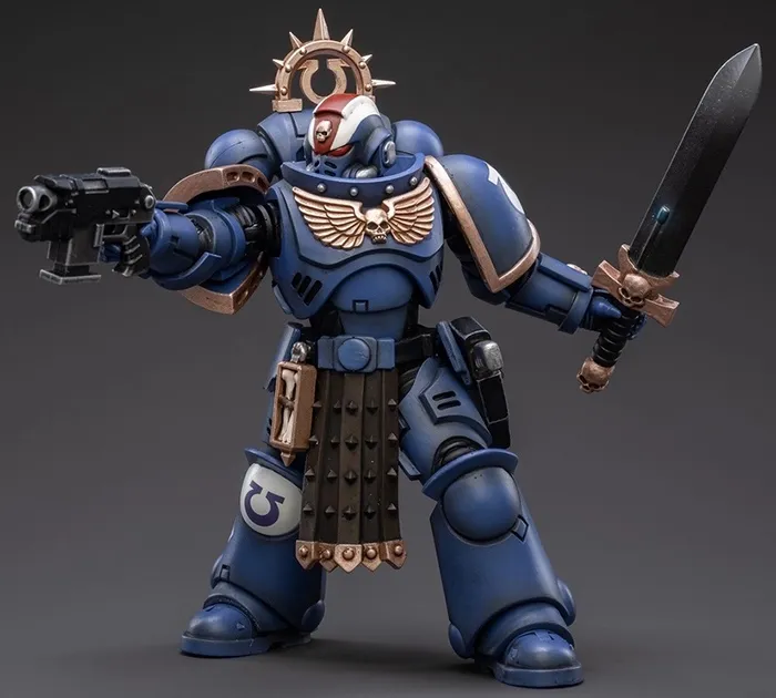 Ultramarines Primaris Lieutenant Amulius 1/18 Scale | Warhammer 40K | Joy Toy