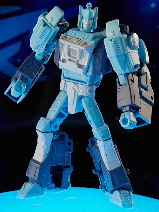 Blurr Deluxe Class Deluxe Class | Transformers Legacy | Velocitron Speedia 500 Collection
