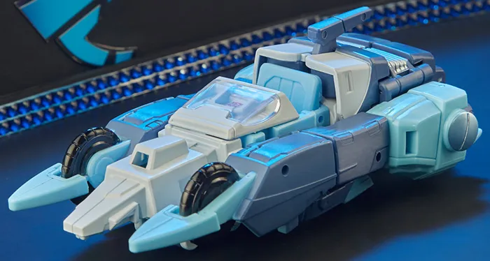 Blurr Deluxe Class Deluxe Class | Transformers Legacy | Velocitron Speedia 500 Collection