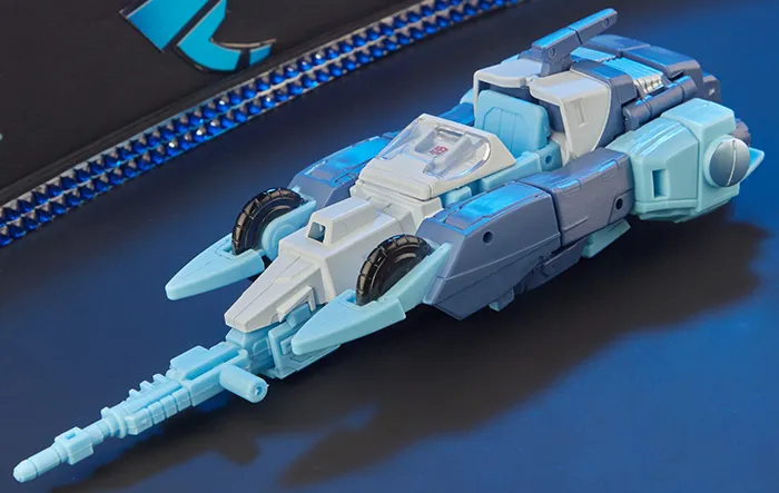 Blurr Deluxe Class Deluxe Class | Transformers Legacy | Velocitron Speedia 500 Collection