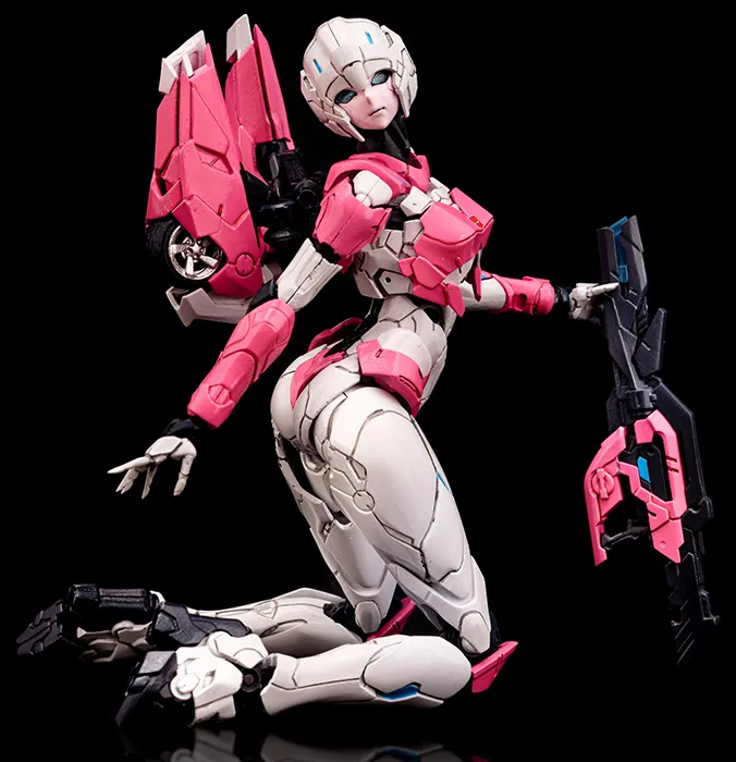 28 Arcee | Transformers Furai Model | Flame Toys
