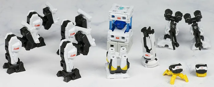 Astracraft Series Box of 6 Random Figures | TOYSEASY