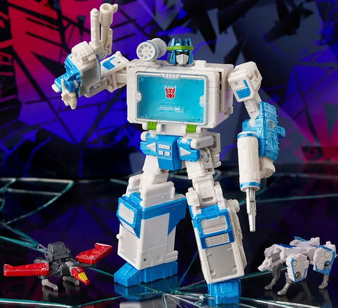 Soundwave IDW Shattered Glass Voyager Class | Transformers Generations Shattered Glass Collection