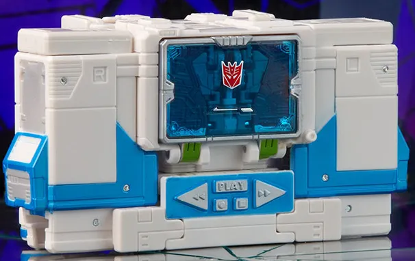 Soundwave IDW Shattered Glass Voyager Class | Transformers Generations Shattered Glass Collection