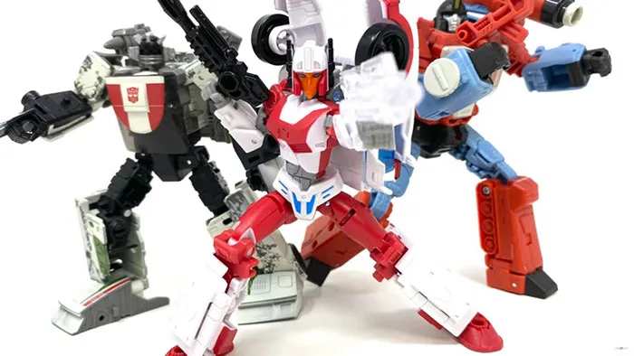 Autobot Minerva Deluxe Class | Transformers Generations Legacy