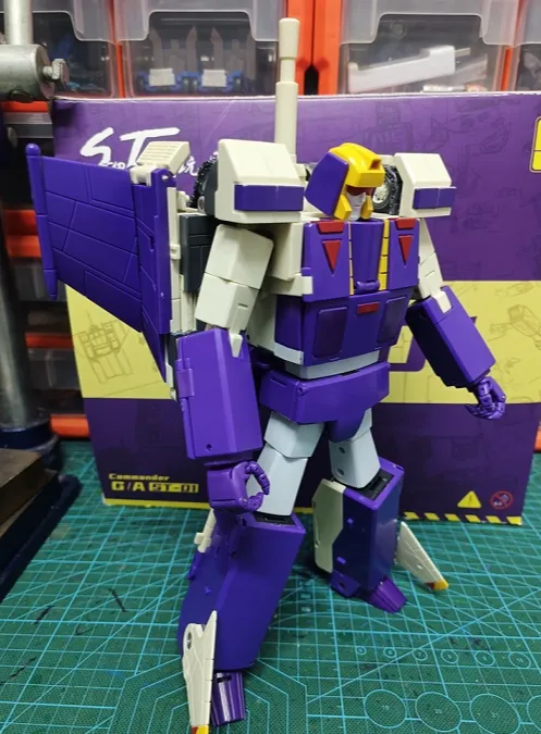 ST-01 Commander | Star Toy
