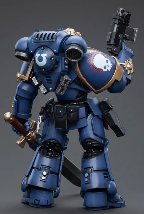 Ultramarines Primaris Lieutenant Argaranthe 1/18 Scale | Warhammer 40K | Joy Toy