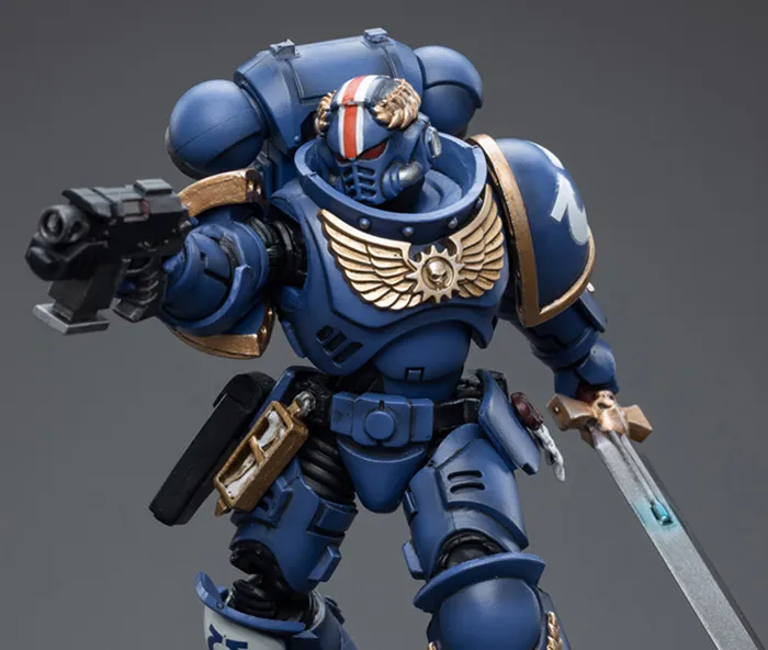 Ultramarines Primaris Lieutenant Argaranthe 1/18 Scale | Warhammer 40K | Joy Toy