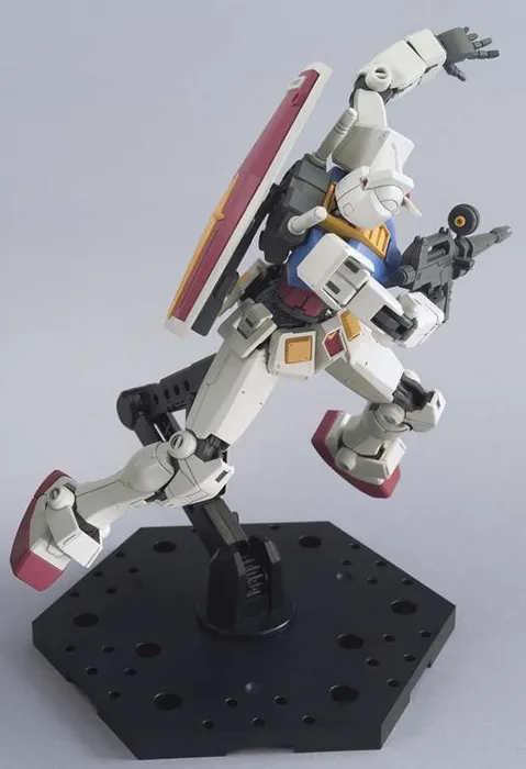 RX-78-2 Gundam Beyond Global 1/144 Scale High Grade Model Kit | Mobile Suit Gundam | Bandai Spirits