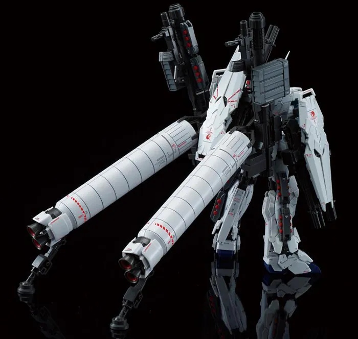 30 Unicorn Gundam Full Armor Real Grade 1/144 Scale Model Kit| Mobile Suit Gundam Unicorn | Bandai Spirits