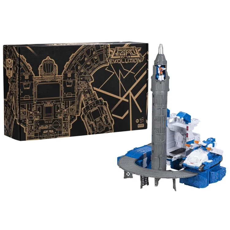 Guardian Robot and Lunar-Tread Legacy Titan Class | Transformers Generations Legacy