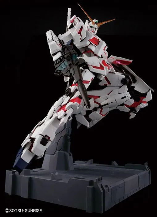 RX-0 Unicorn Gundam Prototype Full Psycho-Frame Perfect Grade 1/60 Scale Model Kit | Mobile Suit Gundam Unicorn | Bandai Tamashii Nations