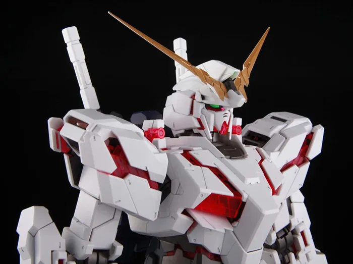 RX-0 Unicorn Gundam Prototype Full Psycho-Frame Perfect Grade 1/60 Scale Model Kit | Mobile Suit Gundam Unicorn | Bandai Tamashii Nations