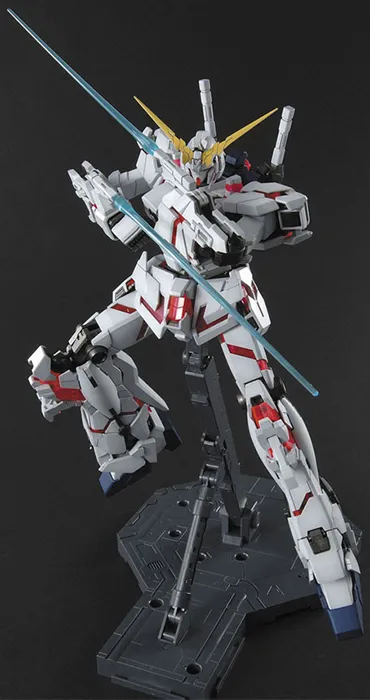 Unicorn Gundam Master Grade Model Kit 1/100 Scale | Mobile Suit Gundam Unicorn | Bandai Spirits