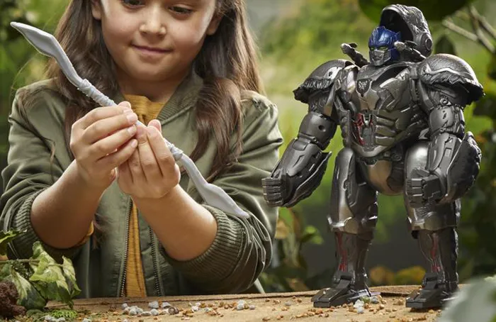 Command and Convert Animatronic Optimus Primal | Transformers: Rise Of The Beasts