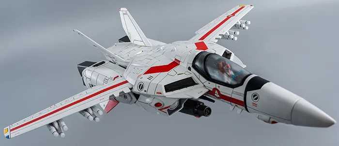 VF-1J Veritech Rick Hunter ROBO-DOU | Robotech | threezero