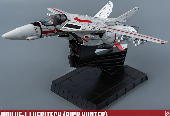 VF-1J Veritech Rick Hunter ROBO-DOU | Robotech | threezero