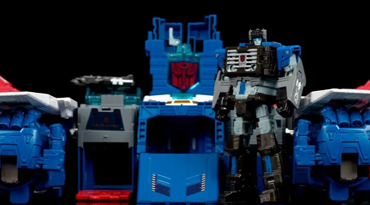 Fortress Maximus Titan Class SDCC Exclusive  | Transformers Generations Titans Return
