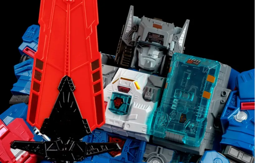 Fortress Maximus Titan Class SDCC Exclusive  | Transformers Generations Titans Return
