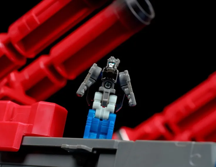 Fortress Maximus Titan Class SDCC Exclusive  | Transformers Generations Titans Return