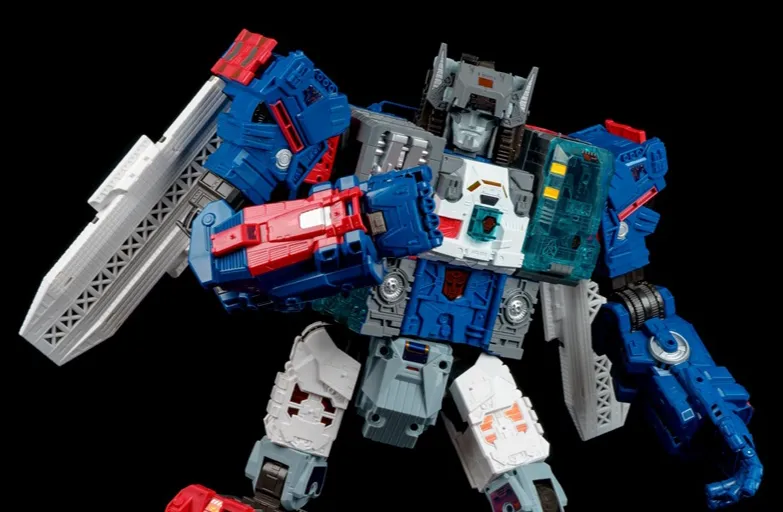 Fortress Maximus Titan Class SDCC Exclusive  | Transformers Generations Titans Return