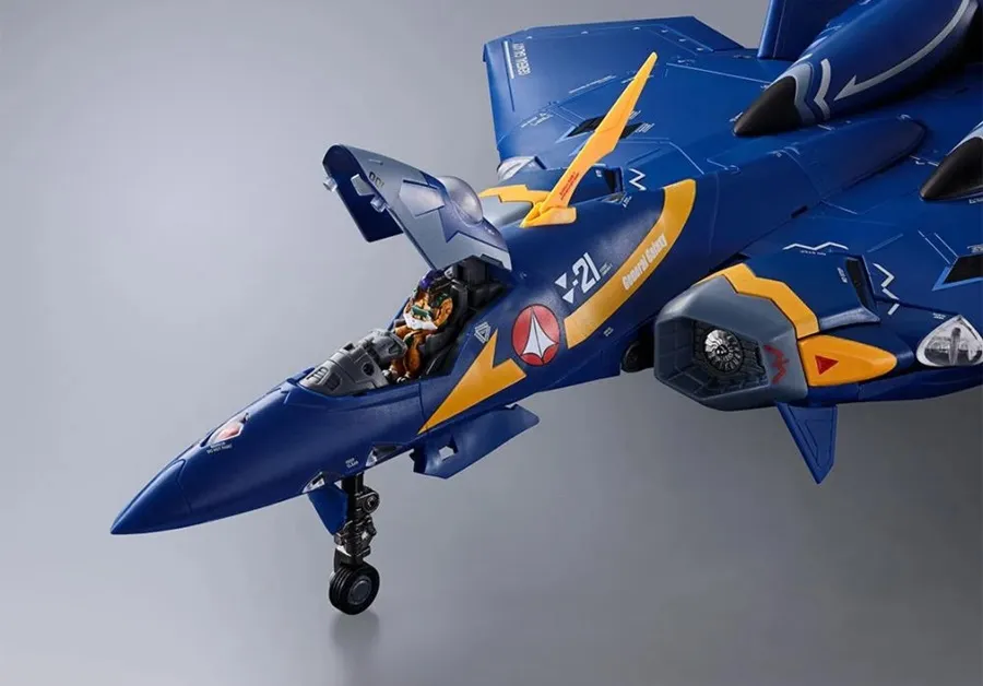 YF-21 (Guld Goa Bowman Machine) DX Chogokin | Macross Plus | Bandai Spirits
