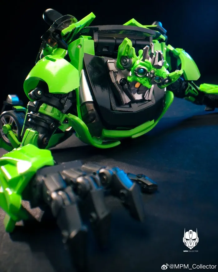 R-08 Dumb | Unique Toys