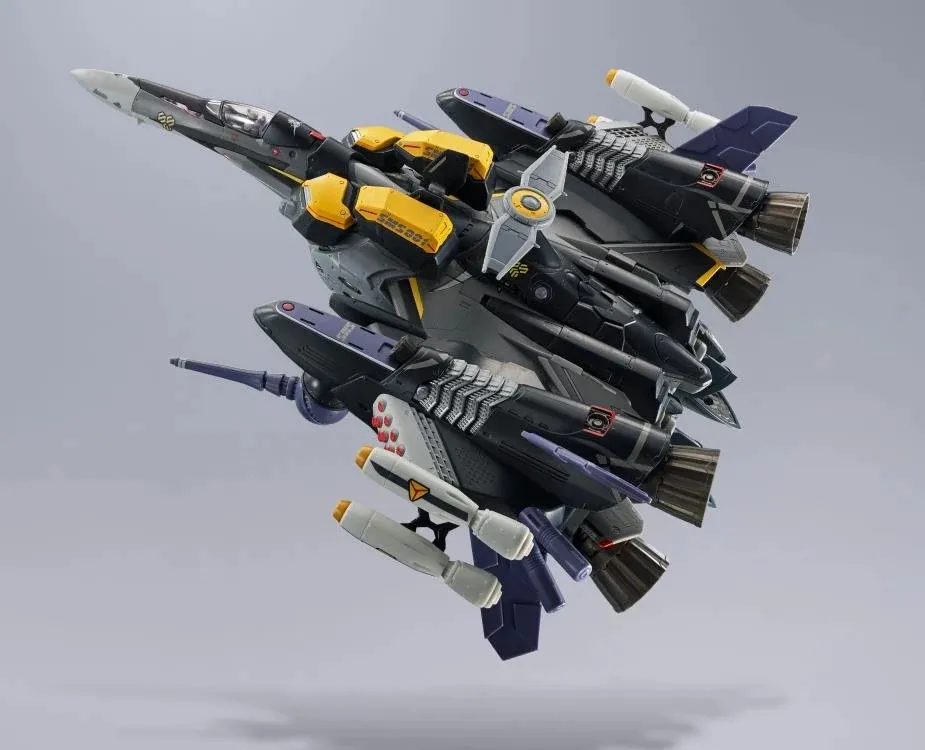 VF-25S Armored Messiah Valkyrie Ozma Lee Machine Revival Version DX Chogokin | Macross Frontier | Bandai Spirits