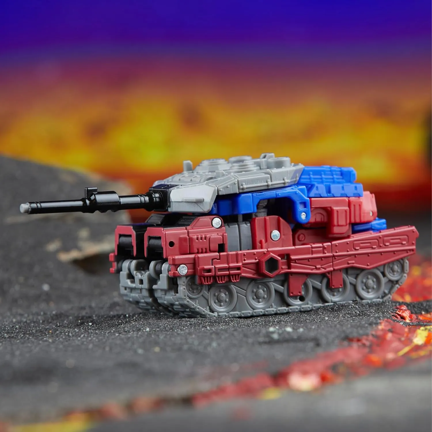 G1 Universe Autobot Quake Legacy Deluxe Class | Transformers Generations Legacy