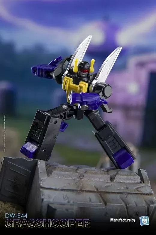 DW-E43 Patrolman and DW-E44 Grasshooper Set of 2 | Dr. Wu